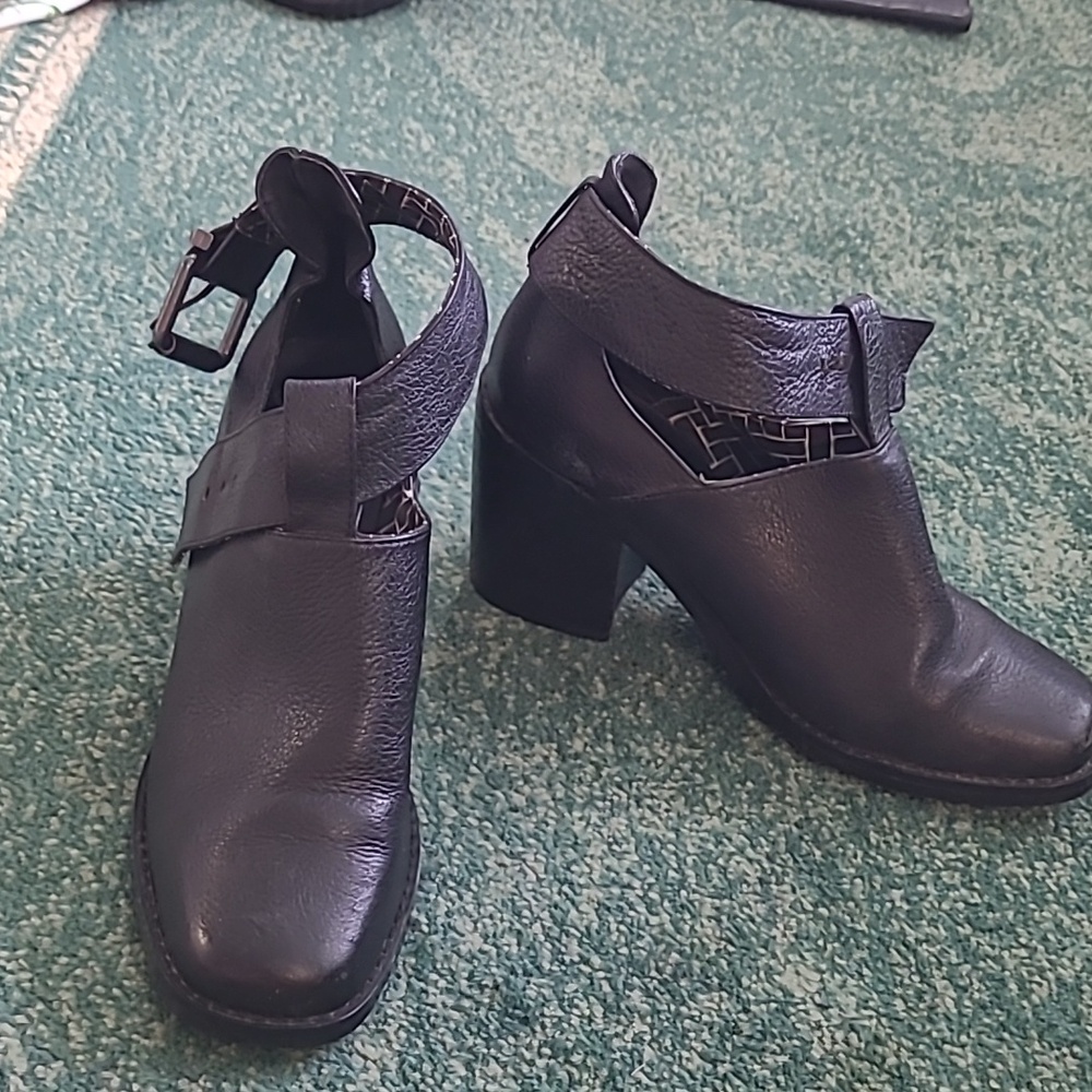 Shellys London Black Heeled Boots Size 8 M